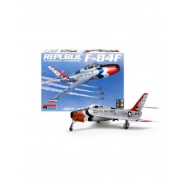Revell: F-84F Thunderstreak...